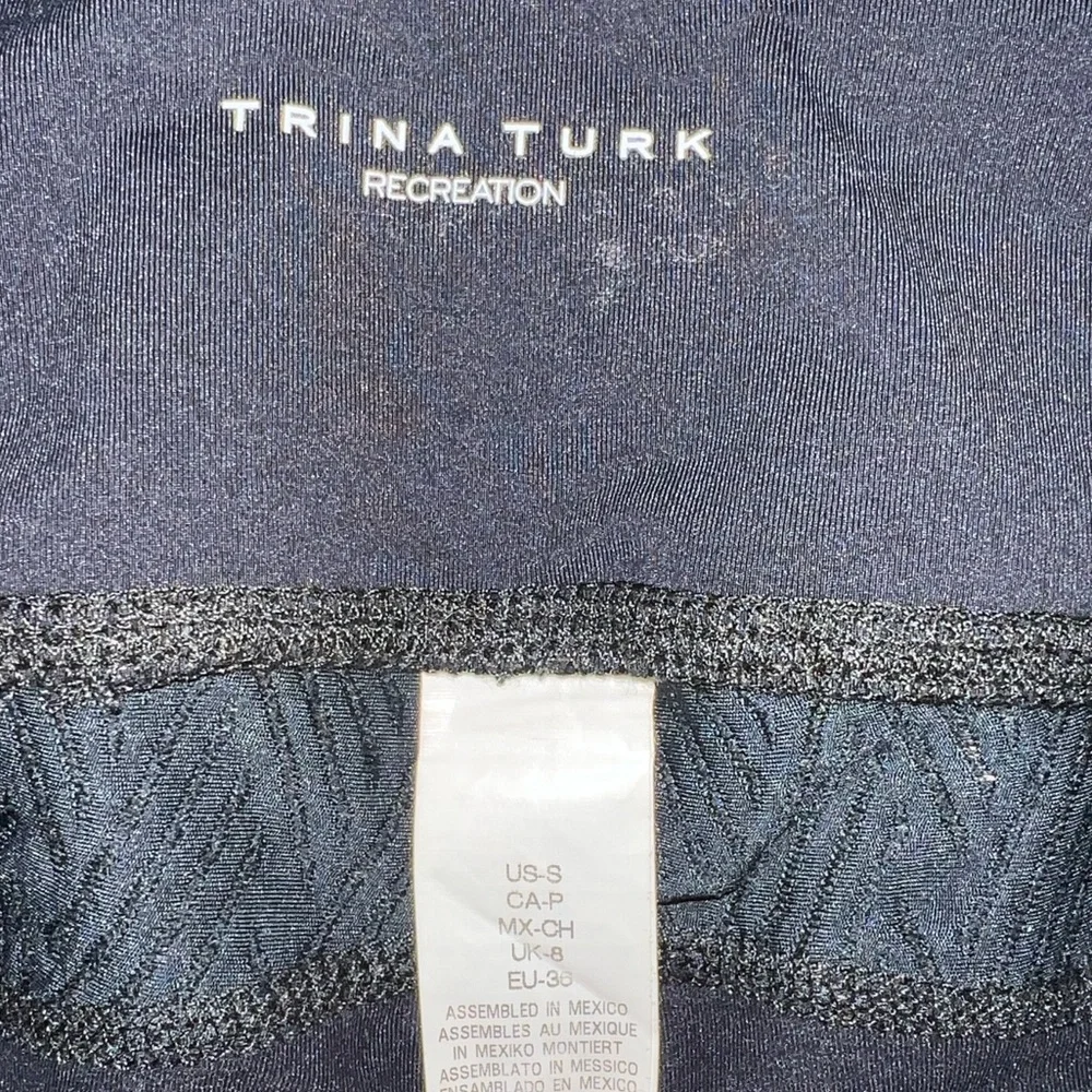 Trina Turk Recreation activewear leggings. Size small - Picture 4 of 5